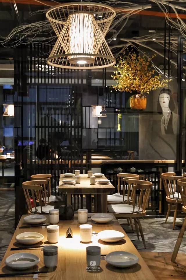 這餐廳設計裝修太贊了，一個月我重了十斤