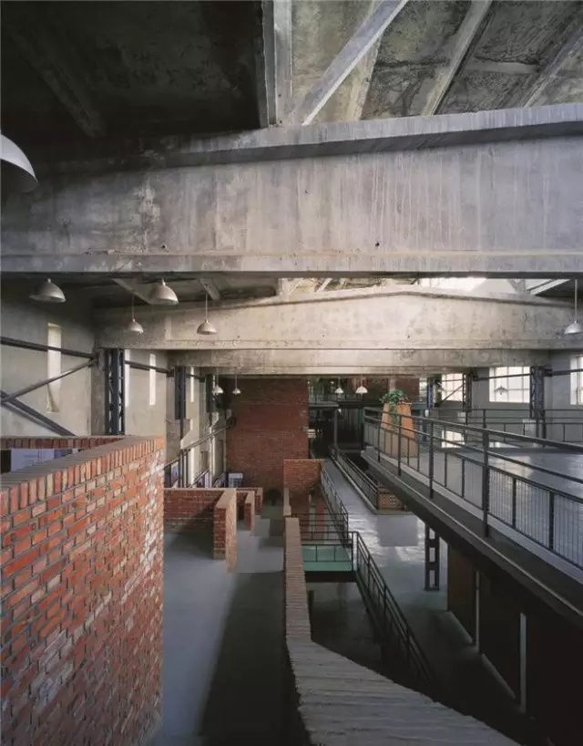 如何讓小型廠房裝修空間顯示的更大？